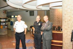 Chief_Esparza_Swearing_In_11_27_06_008.jpg