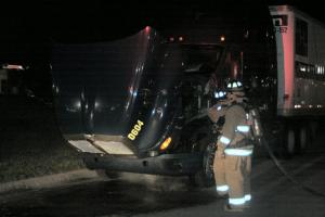 5_5_07_TruckFire_5200_Central_007.jpg