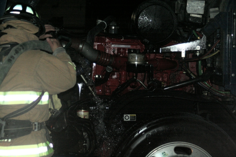 5-5-07_TruckFire_5200_Central_012.JPG