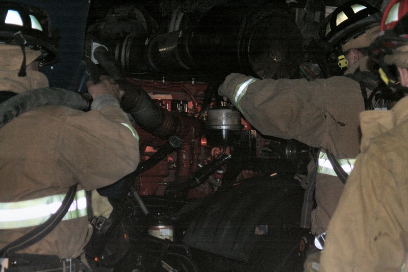 5-5-07_TruckFire_5200_Central_015.JPG